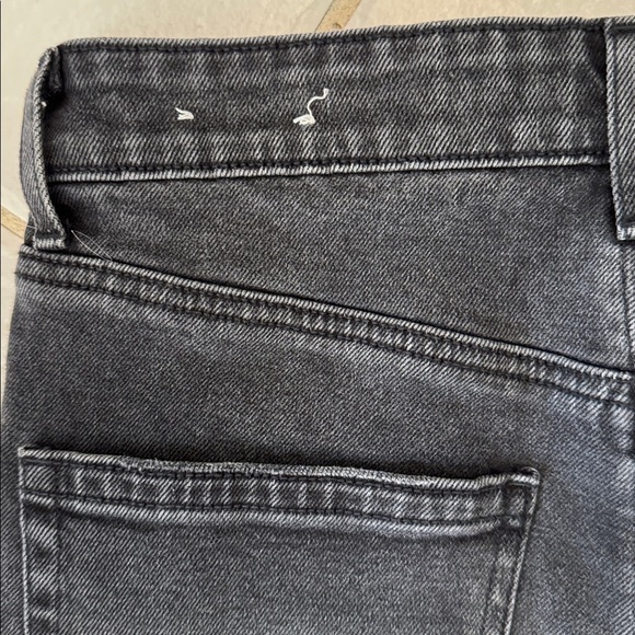 EUC American Eagle Outfitters off Black Stretch Frayed Leg Denim Shorts Size 4 - Picture 6 of 9